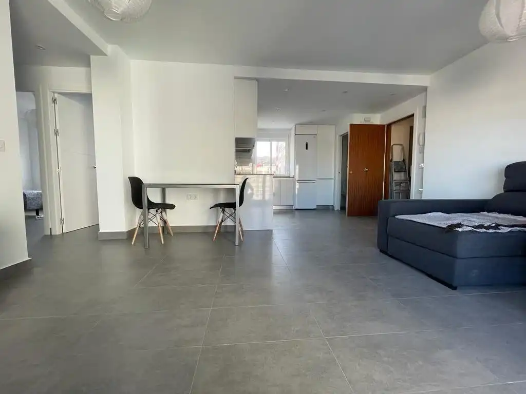 Living room of Flat for sale in Algeciras  with Terrace and Balcony