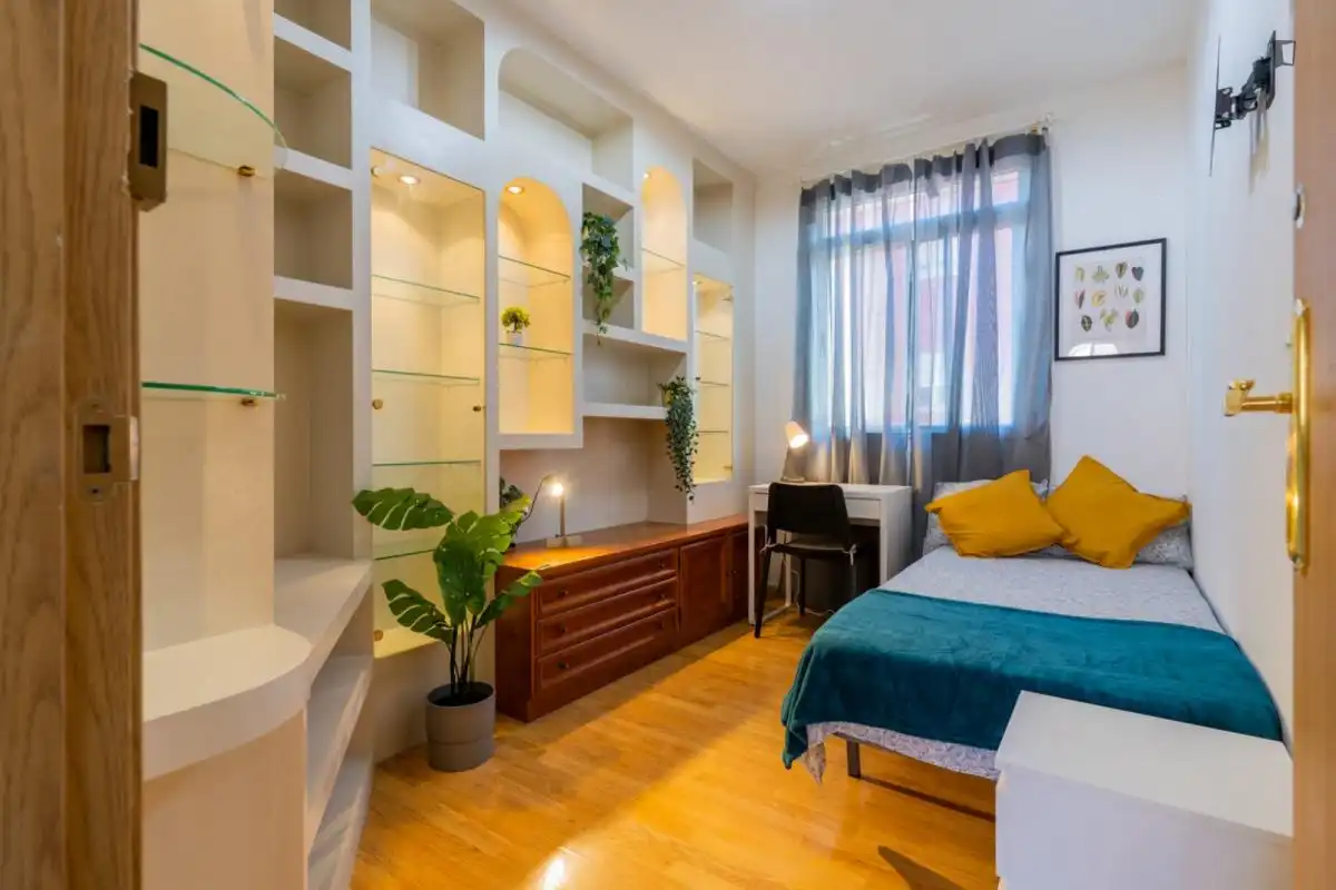 Room in Ciutat Fallera