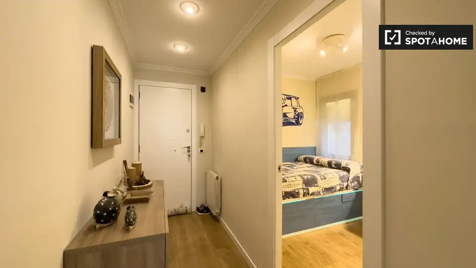 Flat for share in Nou Barris
