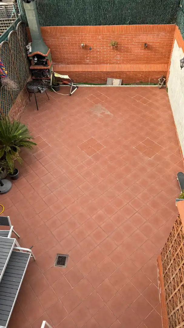 Vista exterior de Casa adosada en venda en Ripollet amb Aire condicionat, Calefacció i Parquet