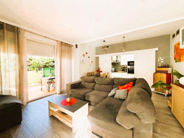 Living room of Flat for sale in Montgat  with Air Conditioner, Heating and Terrace