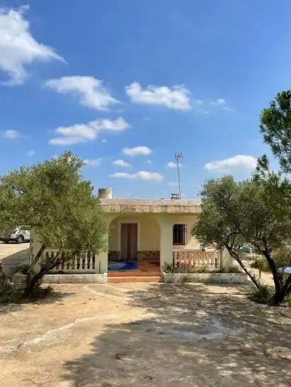 Vista exterior de Casa o xalet en venda en Pedralba amb Aire condicionat i Piscina