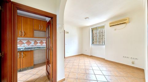 Foto 5 de Piso en venta en Los Castillejos - La Trinidad, Málaga Capital