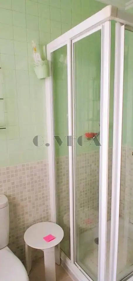 Baño de Piso en venta en Vigo  con Calefacción y Parquet