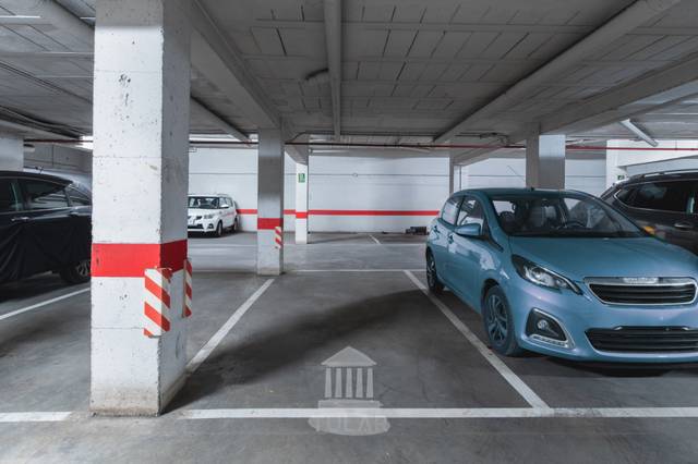 Garaje en Venta en El Juncal - Vallealto