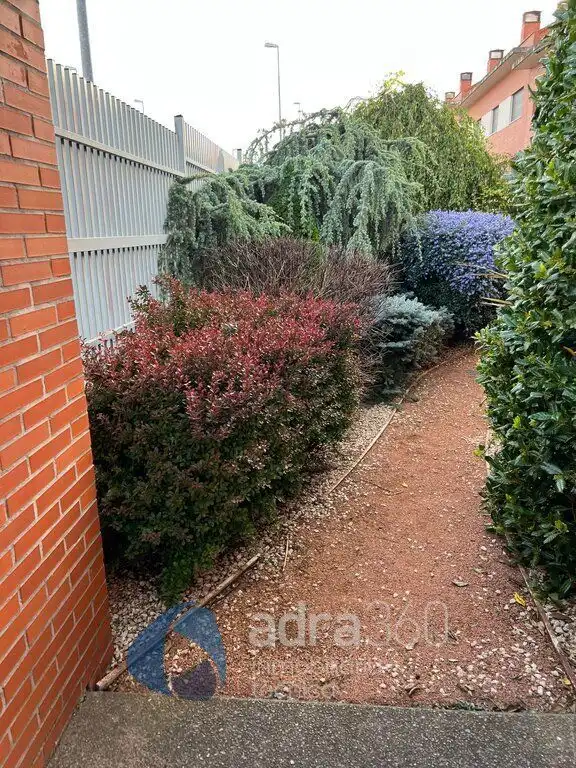 Jardí de Casa o xalet en venda en Cirueña amb Calefacció, Jardí privat i Terrassa