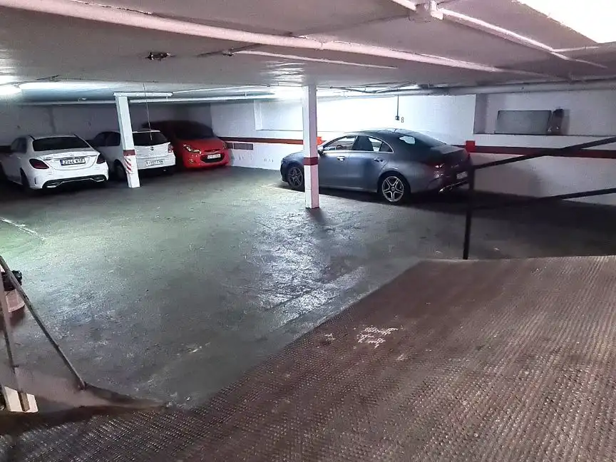 Parking of Garage for rent in Valencia