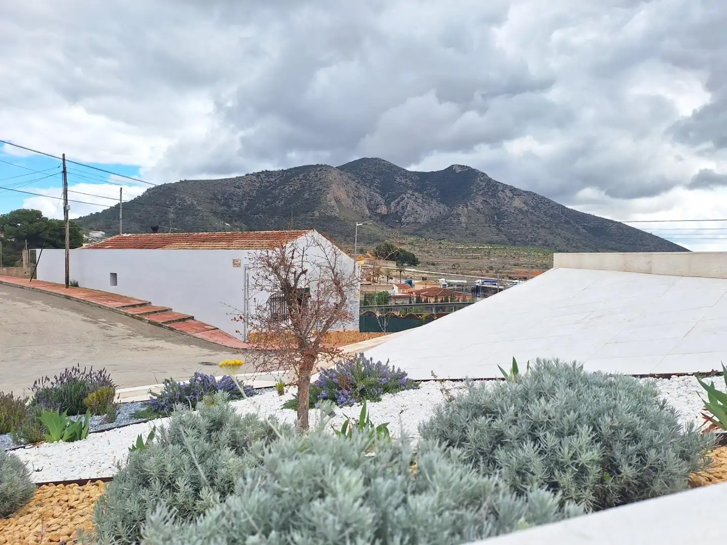 Vista exterior de Casa o chalet en venta en Algueña con Calefacción, Balcón y Jacuzzi