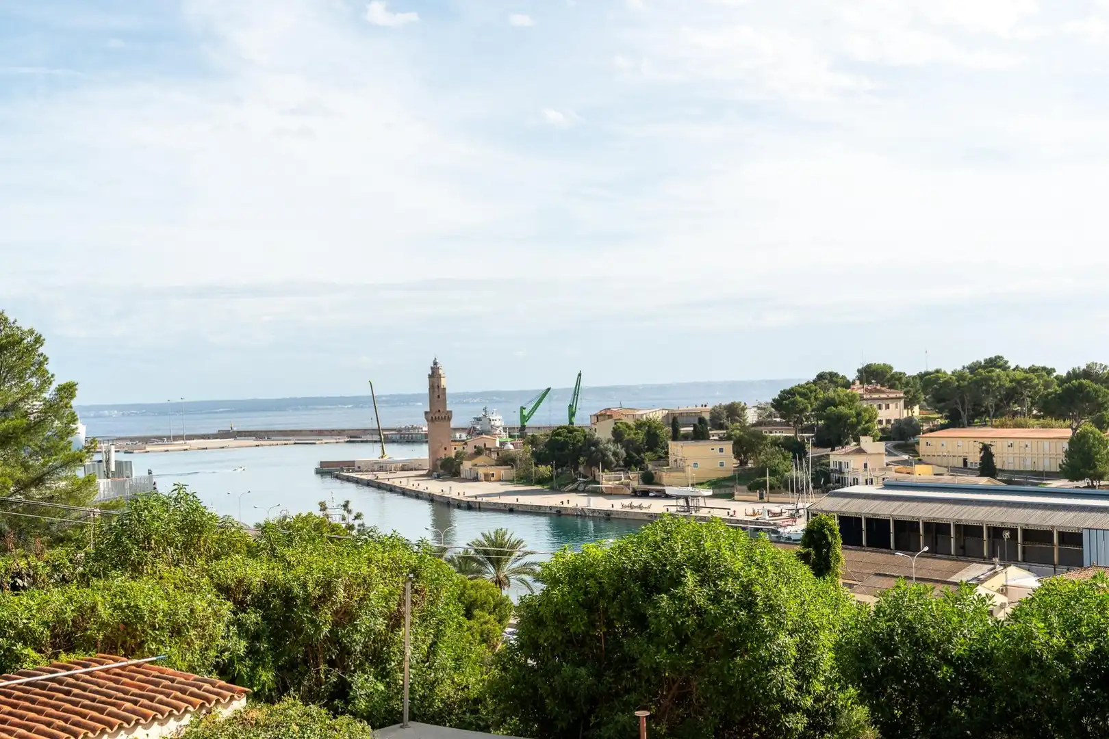 Vista exterior de Casa o xalet en venda en  Palma de Mallorca amb Jardí privat, Terrassa i Balcó