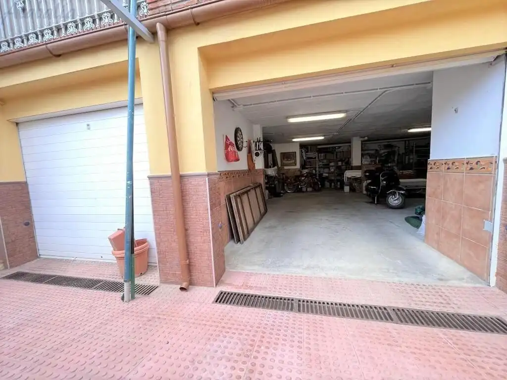 Parking de Casa o chalet en venta en Málaga con Aire acondicionado, Calefacción y Jardín privado