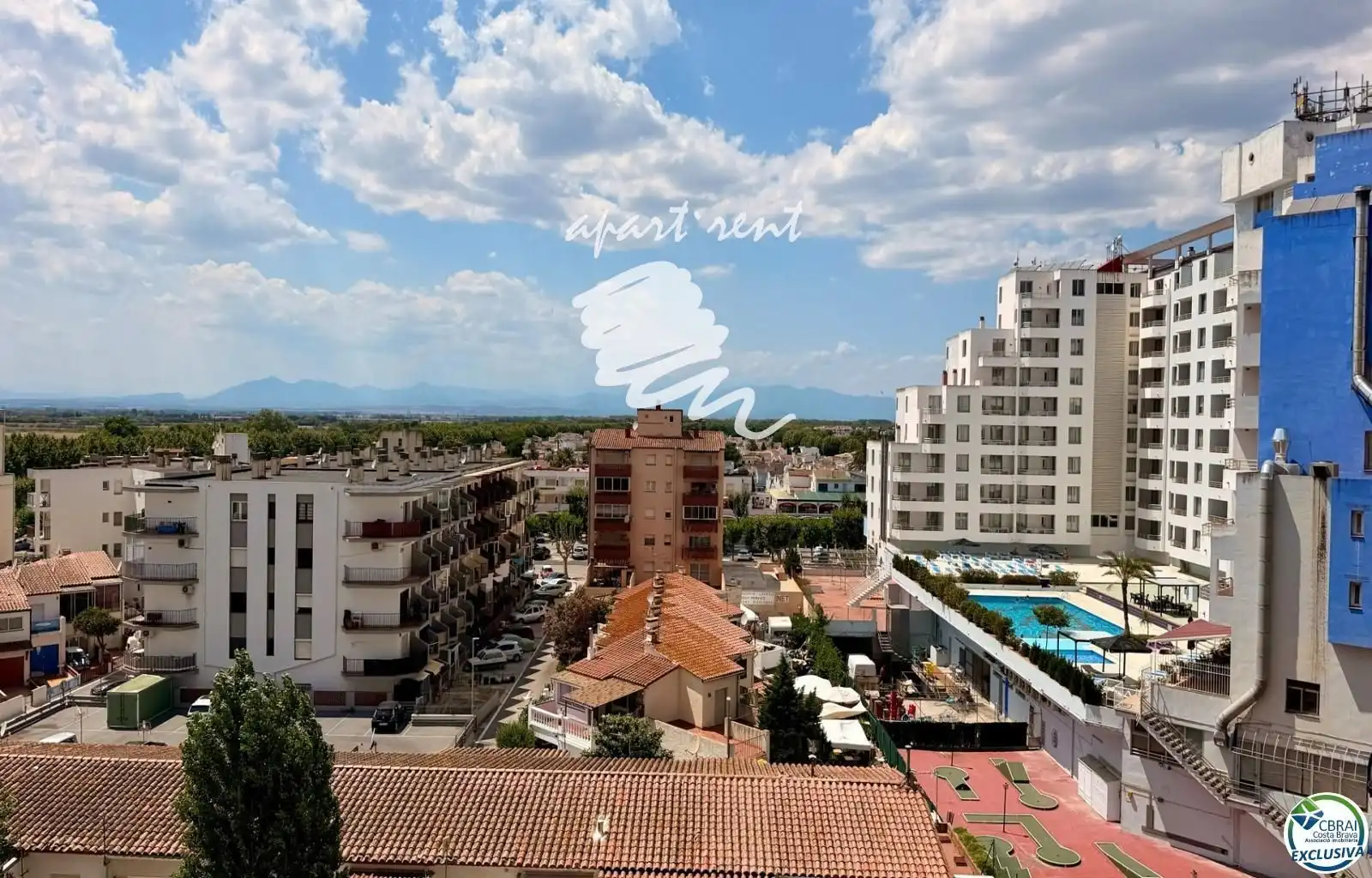 Vista exterior de Piso en venta en Empuriabrava con Calefacción, Terraza y Amueblado