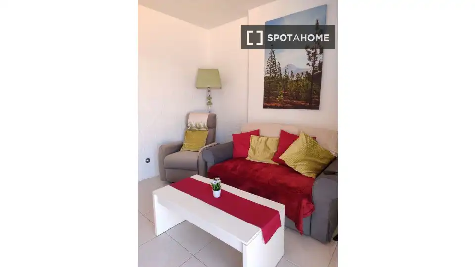 Sala d'estar de Apartament per a compartir en Arona amb Aire condicionat, Terrassa i Moblat