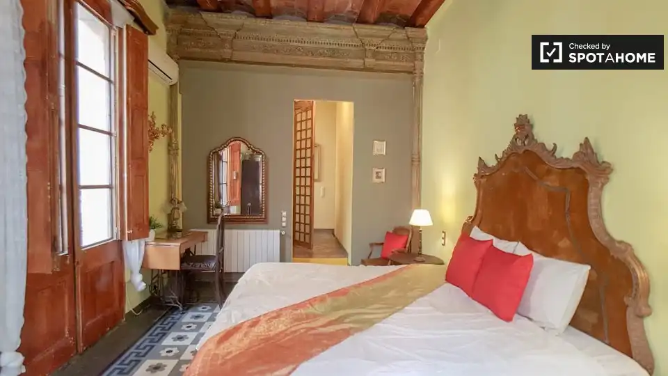 Bedroom of Flat for rent in Ciutat Vella