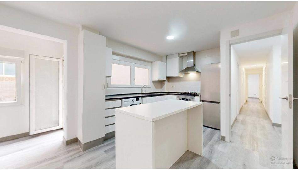 Foto 1 de Piso en venta en Calle Germanies, Zona Avenida al Vedat, Valencia