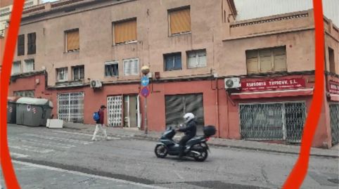 Foto 5 de Casa adosada en venda a Avinguda del Marquès de Sant Mori, 237, La Salut, Badalona
