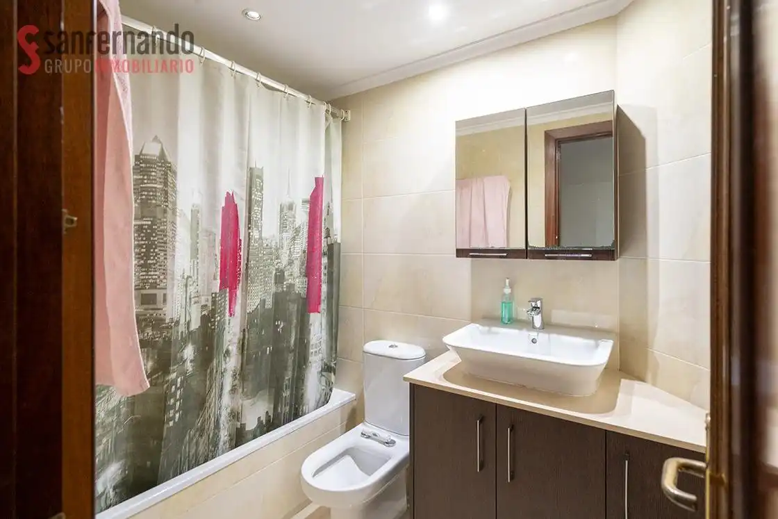 Baño de Piso en venta en Santander con Calefacción y Balcón