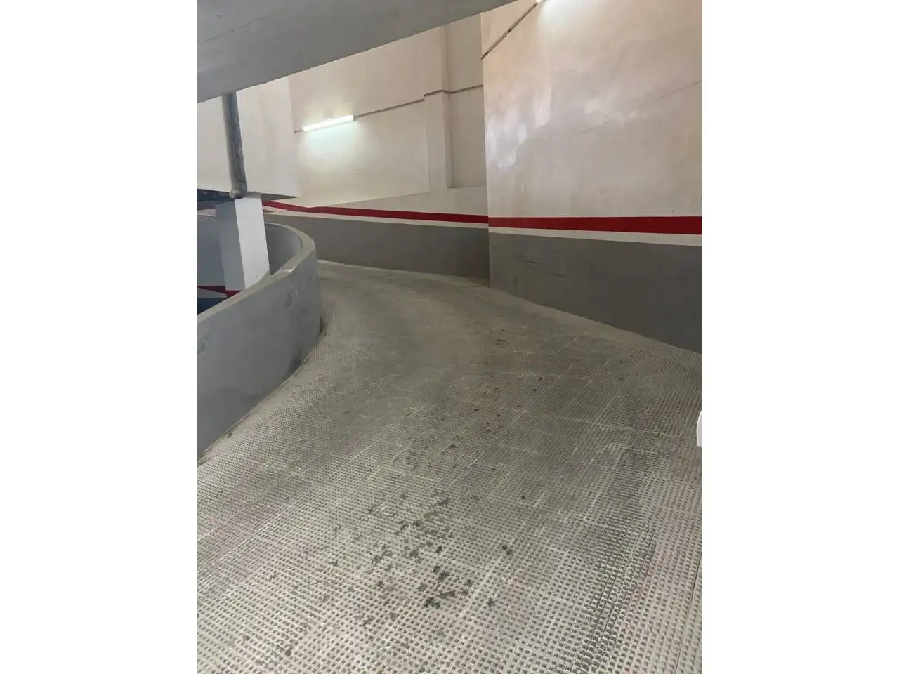 Parkplatz von Garage zur Miete in Onda