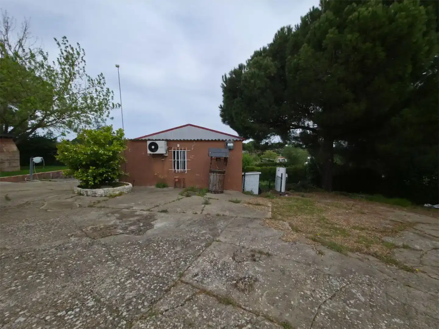 Vista exterior de Casa o xalet en venda en Badajoz Capital amb Aire condicionat i Piscina