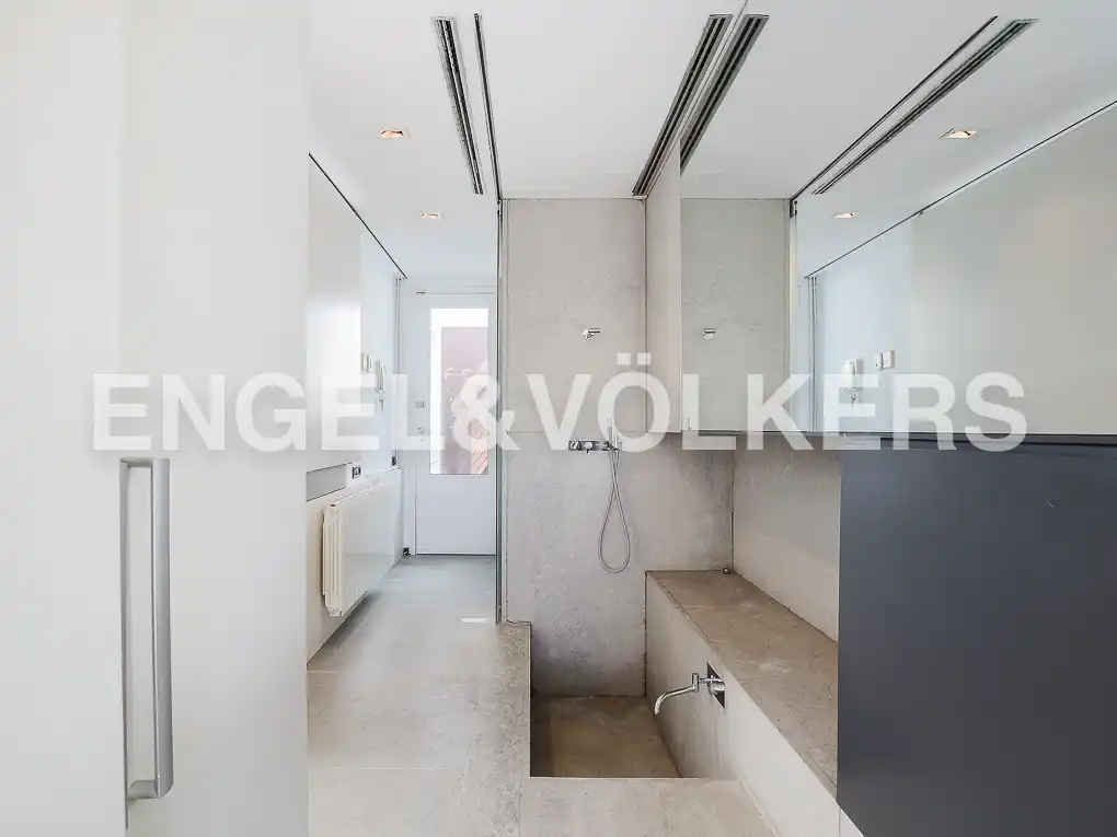 Badezimmer von Dachboden zur Miete in Valencia mit Klimaanlage, Heizung und Terrasse