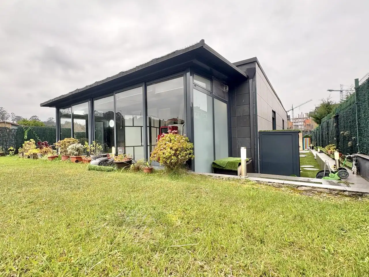 Vista exterior de Casa o xalet en venda en Gozón amb Jardí privat i Terrassa