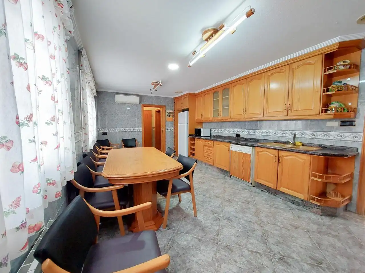 Cocina de Casa o chalet en venta en Elche / Elx con Aire acondicionado y Jardín privado