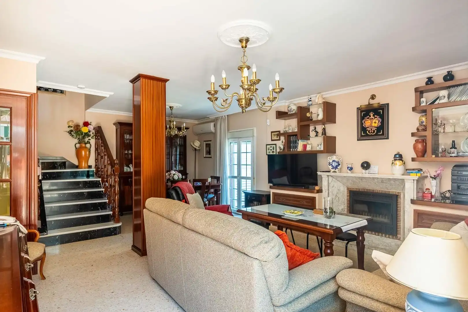 Sala de estar de Casa o chalet en venta en Sevilla con Aire acondicionado, Calefacción y Jardín privado