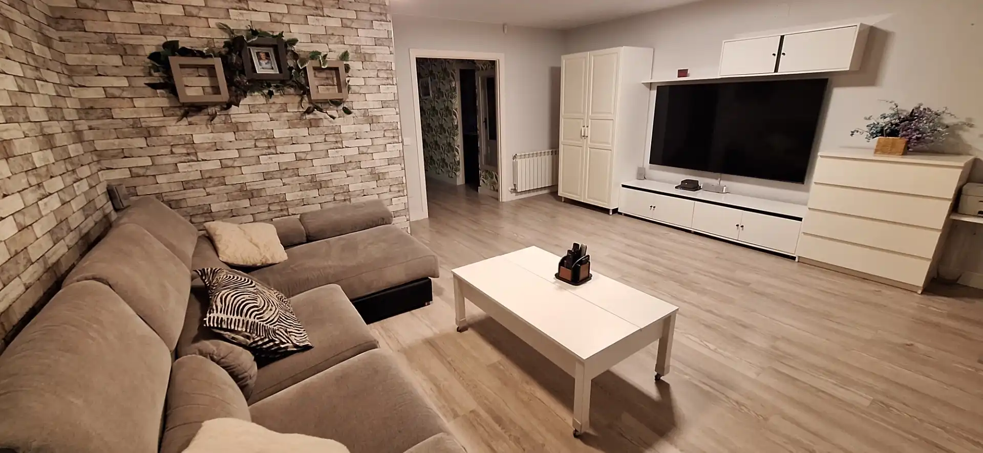 Sala d'estar de Casa o xalet en venda en Pedrezuela amb Aire condicionat