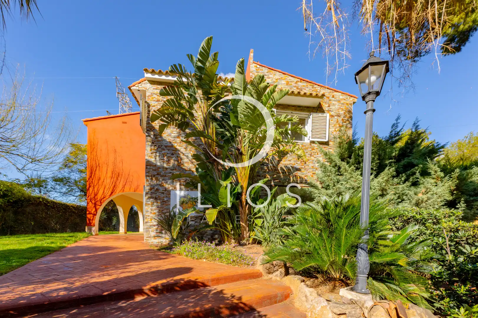 Vista exterior de Casa o xalet de lloguer en Sagunto / Sagunt amb Aire condicionat, Calefacció i Jardí privat