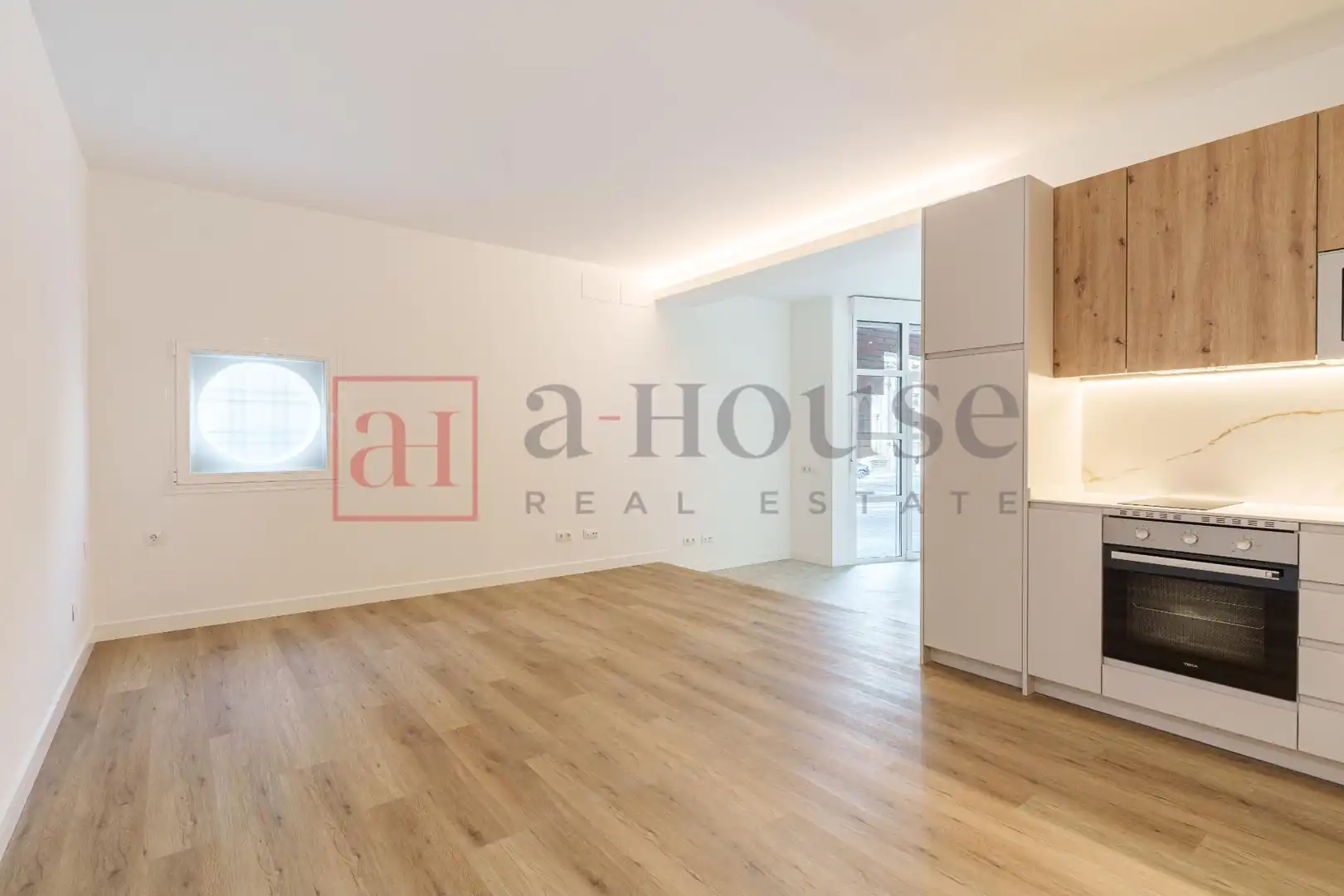 Bajo con ascensor en venta en Calle CALATRAVA, imagen 3