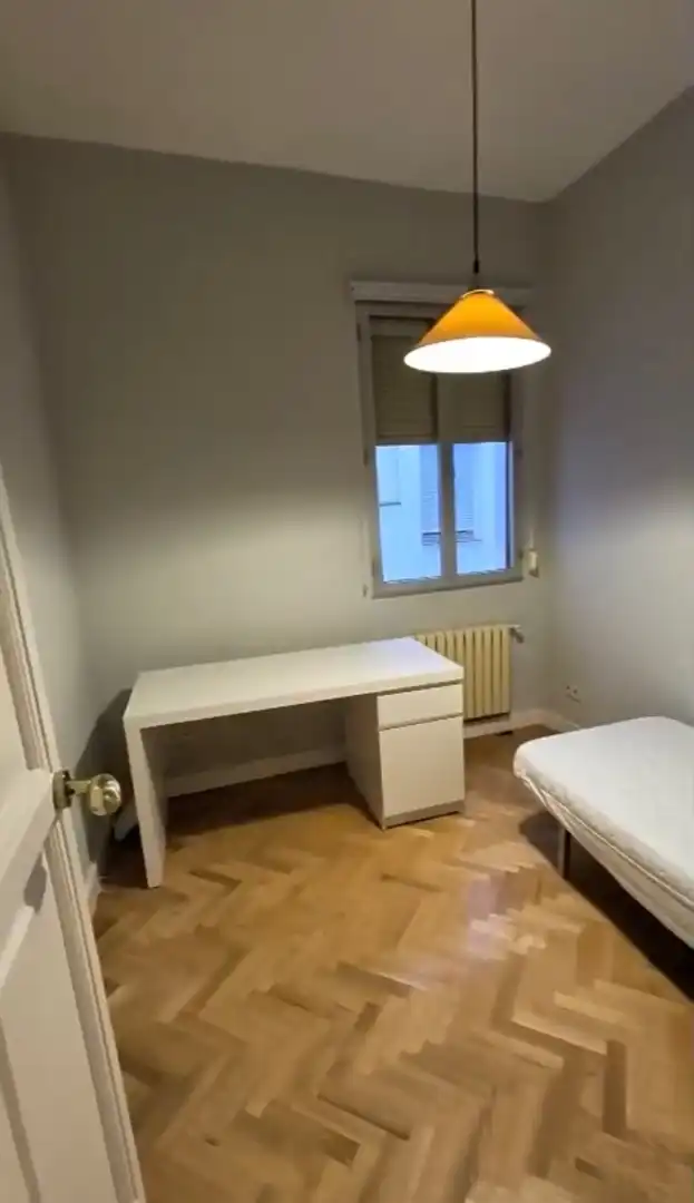 Habitación de Piso de alquiler en Madrid con Aire acondicionado, Calefacción y Amueblado