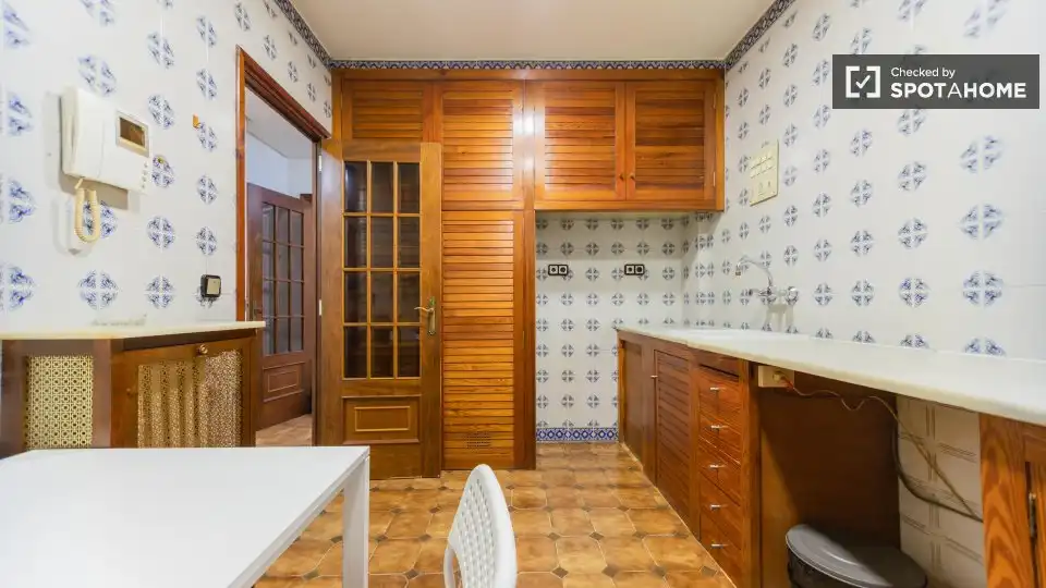 Cocina de Piso de alquiler en Valencia con Aire acondicionado, Calefacción y Amueblado