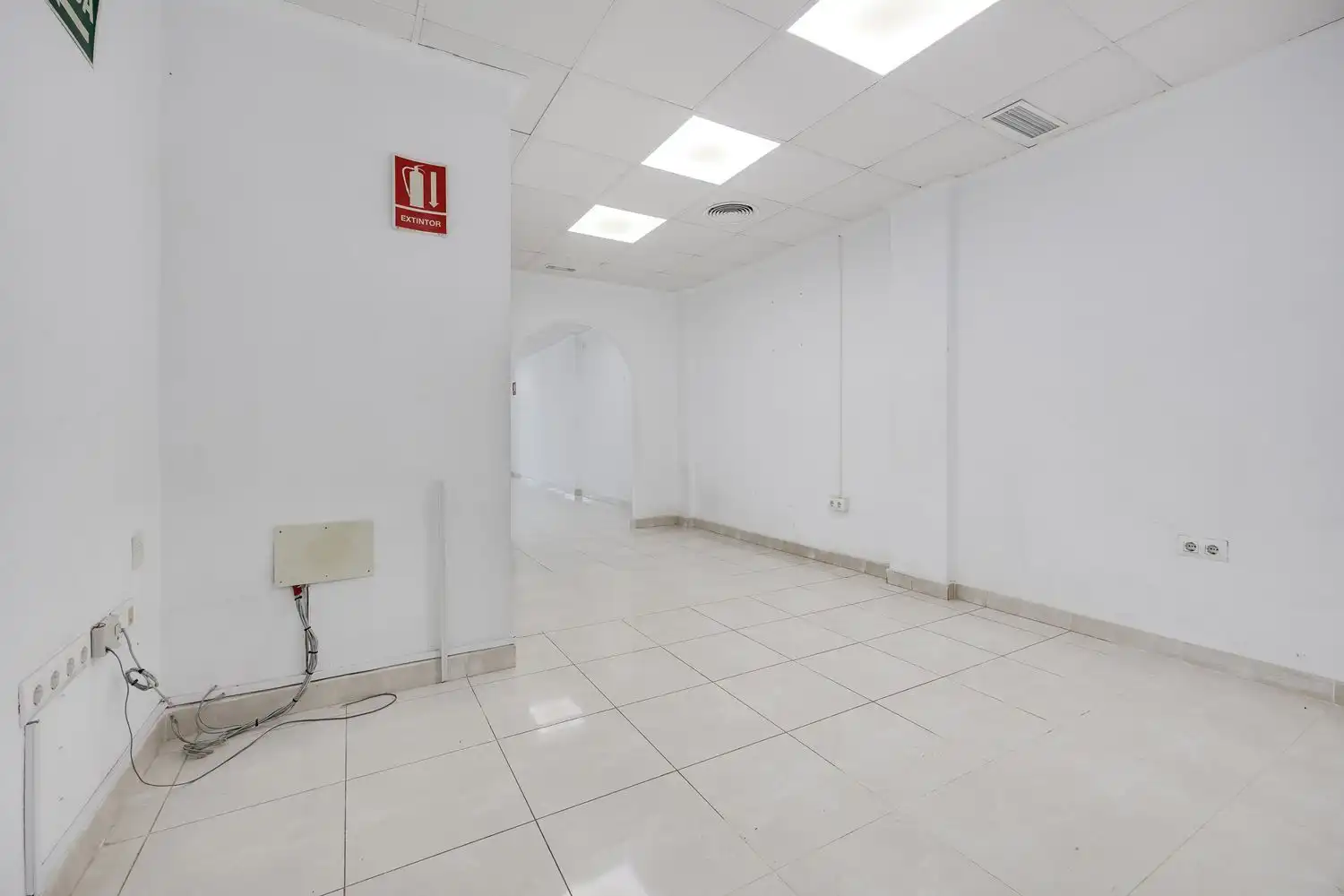 Commercial properties for sale in Torrevieja  with Air Conditioner