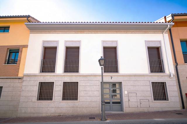 Piso en Alquiler en Calle de la Colmena del Cura, 7 en Centro
