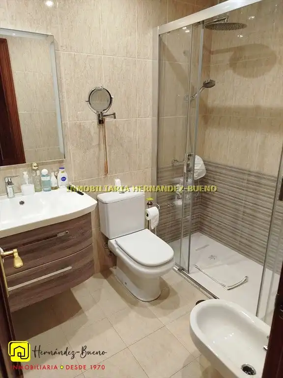 Baño de Piso en venta en Salamanca con Calefacción, Trastero y Amueblado