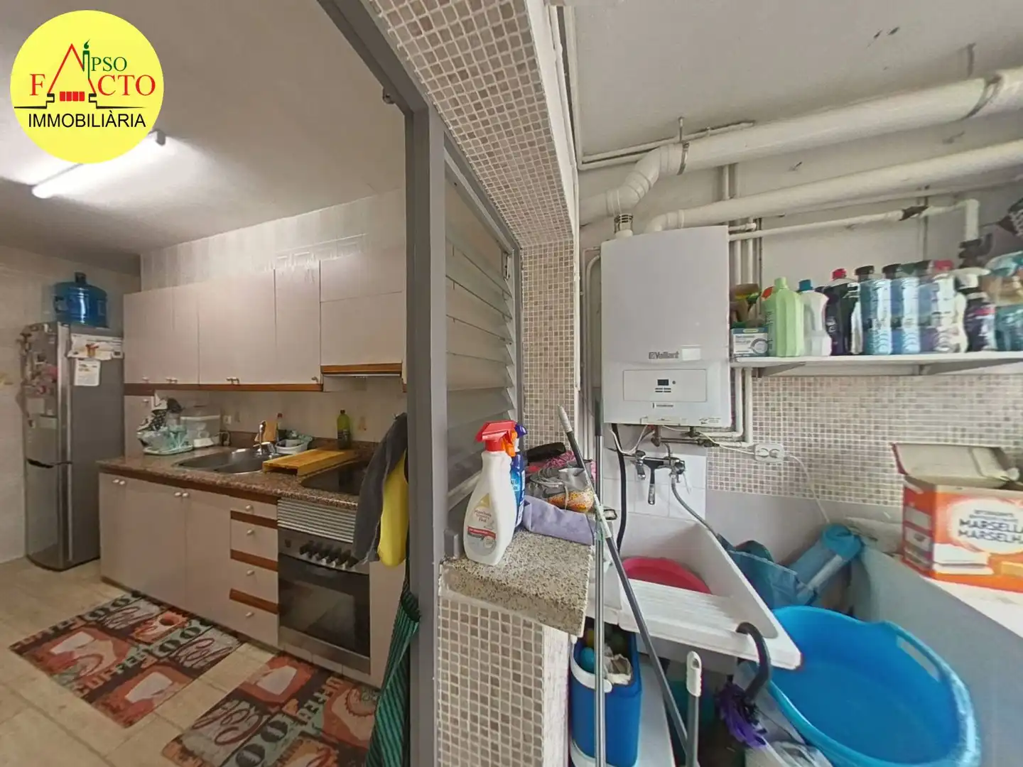 Cuina de Pis en venda en Girona amb Calefacció