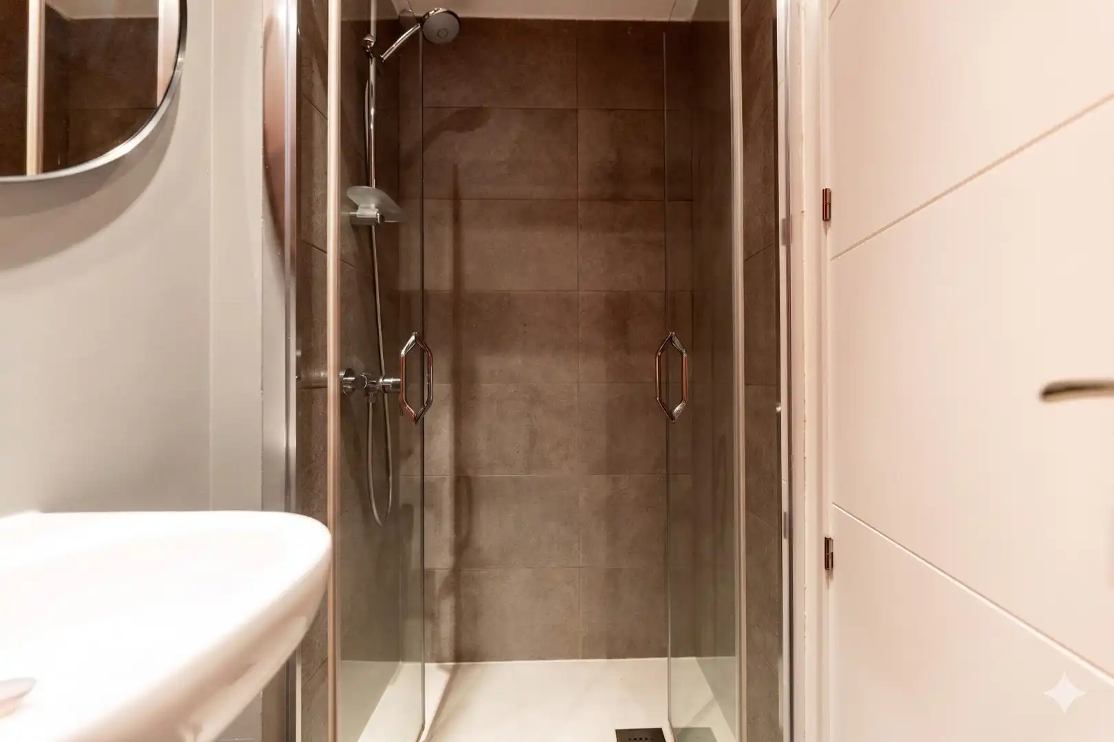 Badezimmer von Dachboden zur Miete in Madrid mit Klimaanlage, Heizung und Terrasse