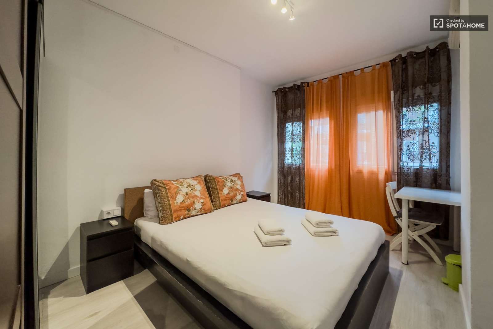 Apartment to share in Fort Pienc