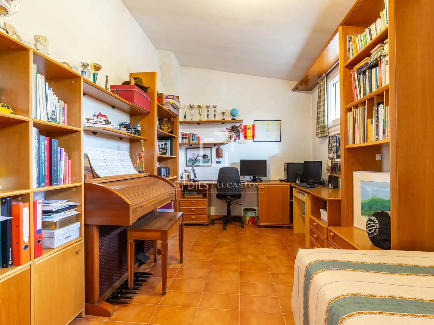 Dormitori de Casa o xalet en venda en Sant Just Desvern amb Calefacció, Jardí privat i Terrassa