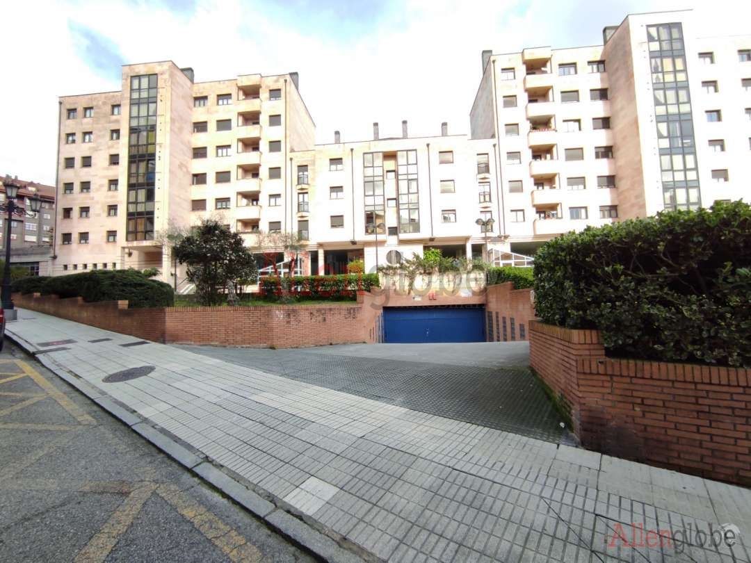 Vista exterior de Garatge en venda en Oviedo 