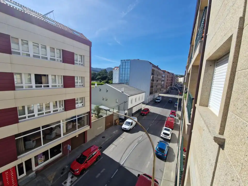 Vista exterior de Piso en venta en Boiro con Calefacción, Parquet y Trastero