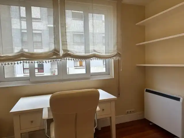 Wohnung zur Miete in Rúa da República de El Salvador, Ensanche - Sar