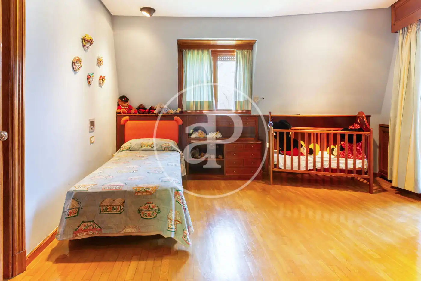 Habitación de Casa o chalet en venta en Paterna con Aire acondicionado, Calefacción y Jardín privado