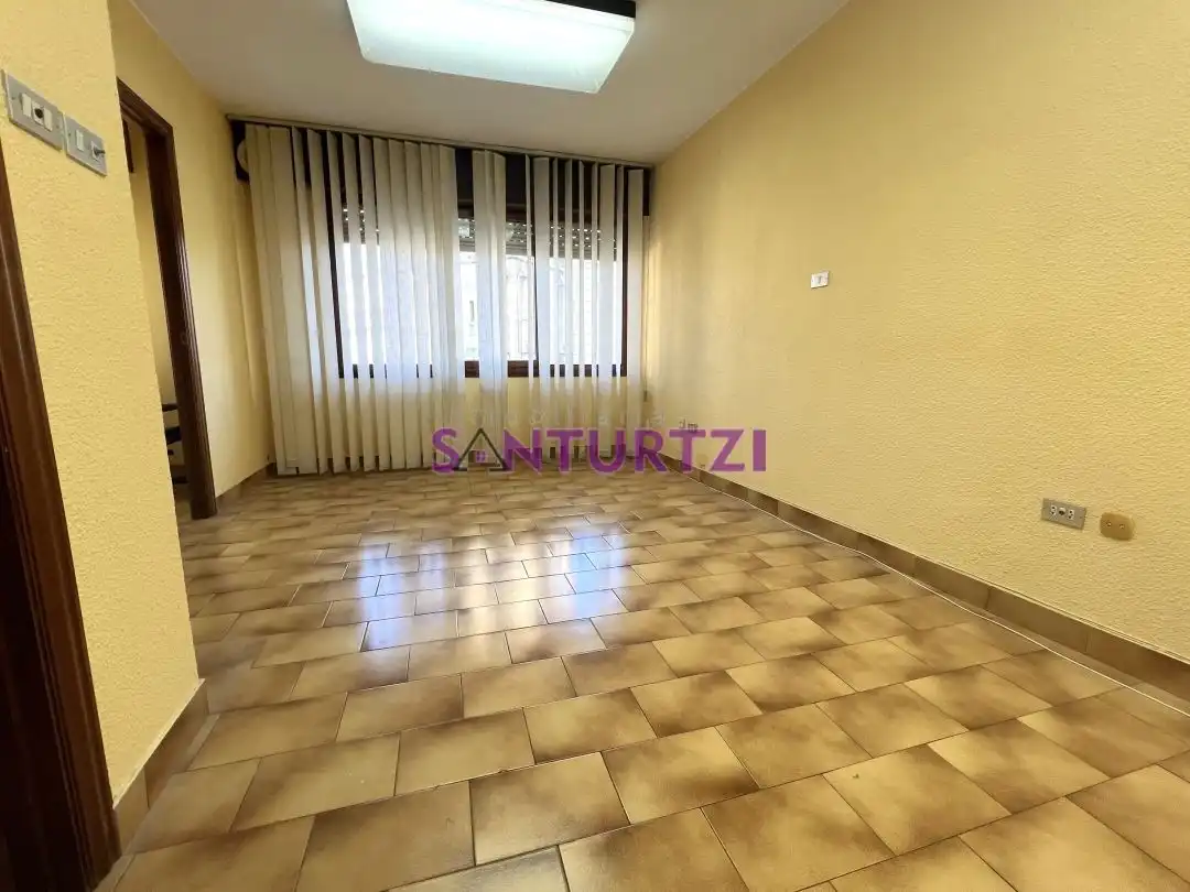 Bedroom of Office for rent in Santurtzi 