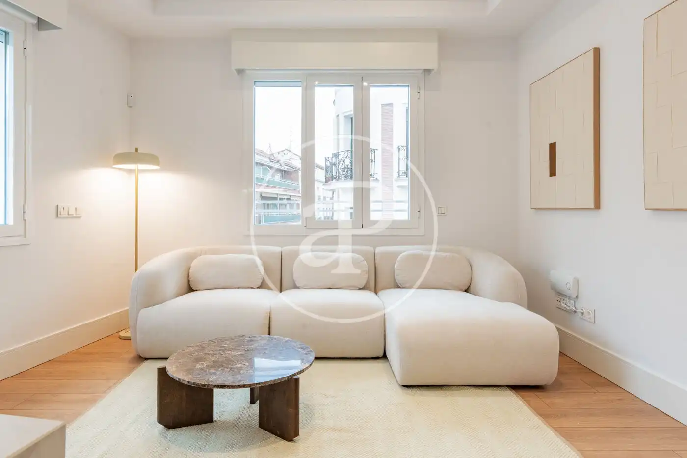 Living room of Flat for sale in Madrid  with Air Conditioner, Heating and Storage room