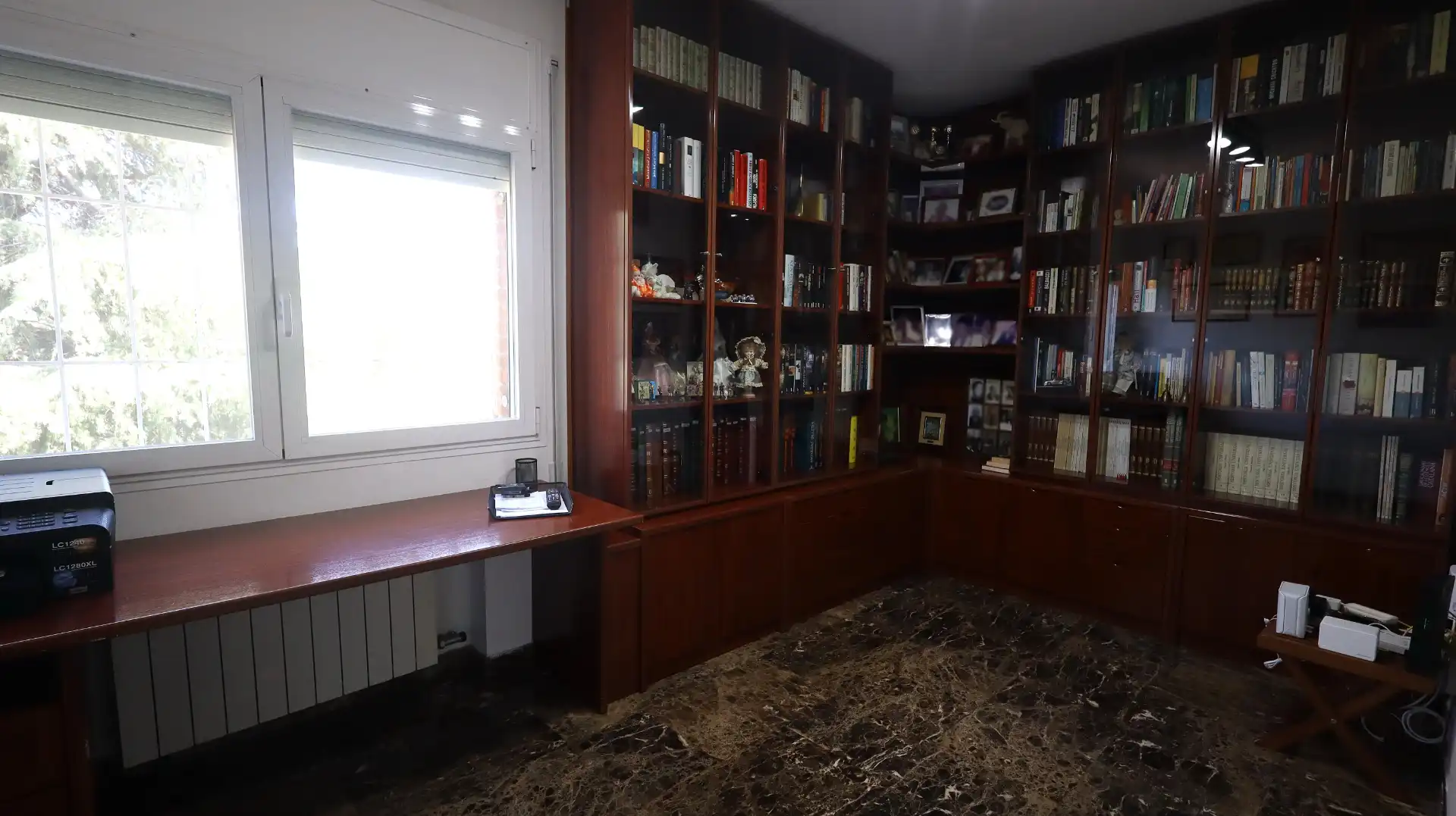 Sala d'estar de Casa o xalet en venda en Cerdanyola del Vallès amb Aire condicionat, Calefacció i Jardí privat