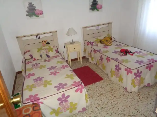 Dormitori de Casa o xalet en venda en Cervera de los Montes amb Jardí privat, Traster i Piscina