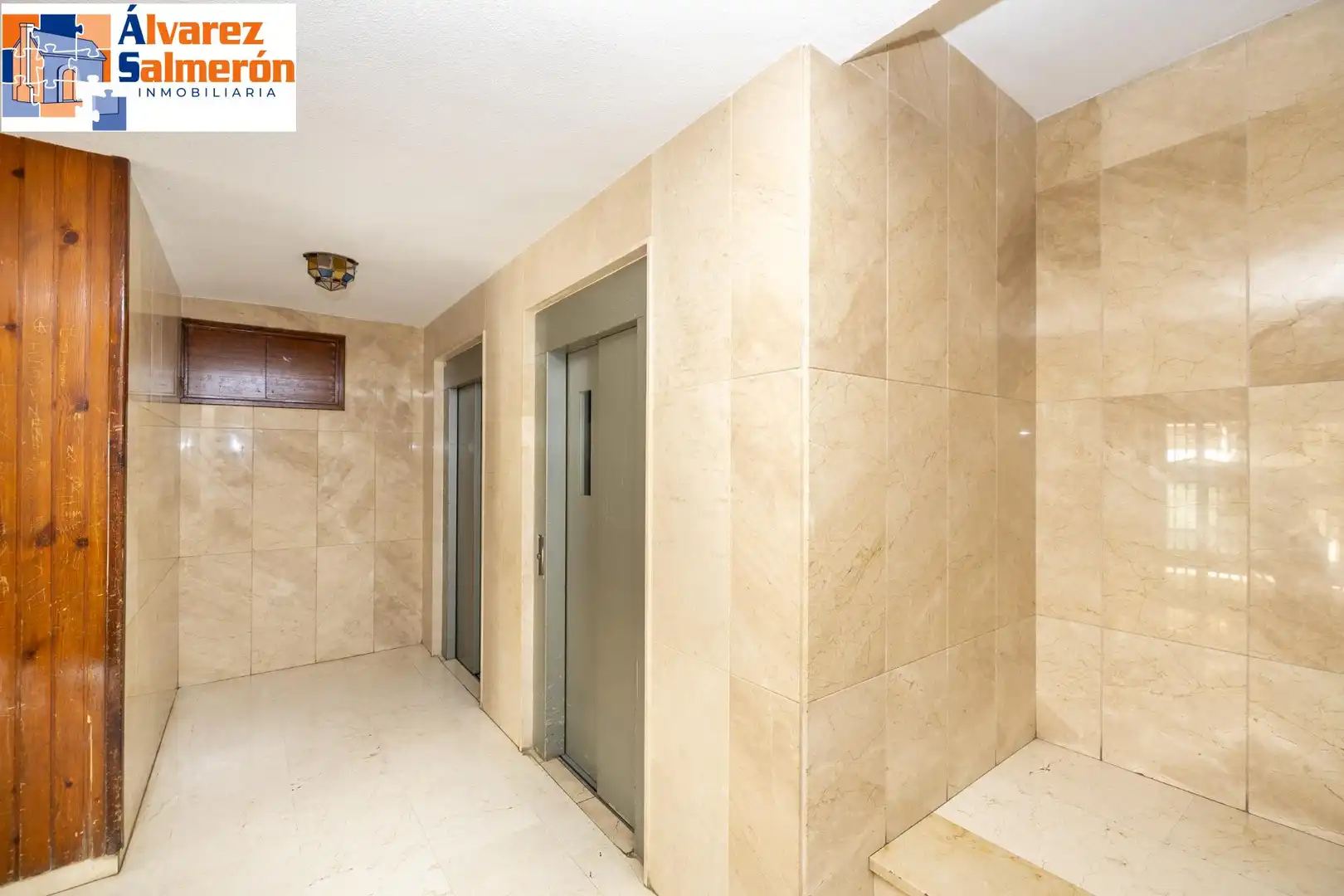 Flat for sale in Granada  with Air Conditioner and Terrace