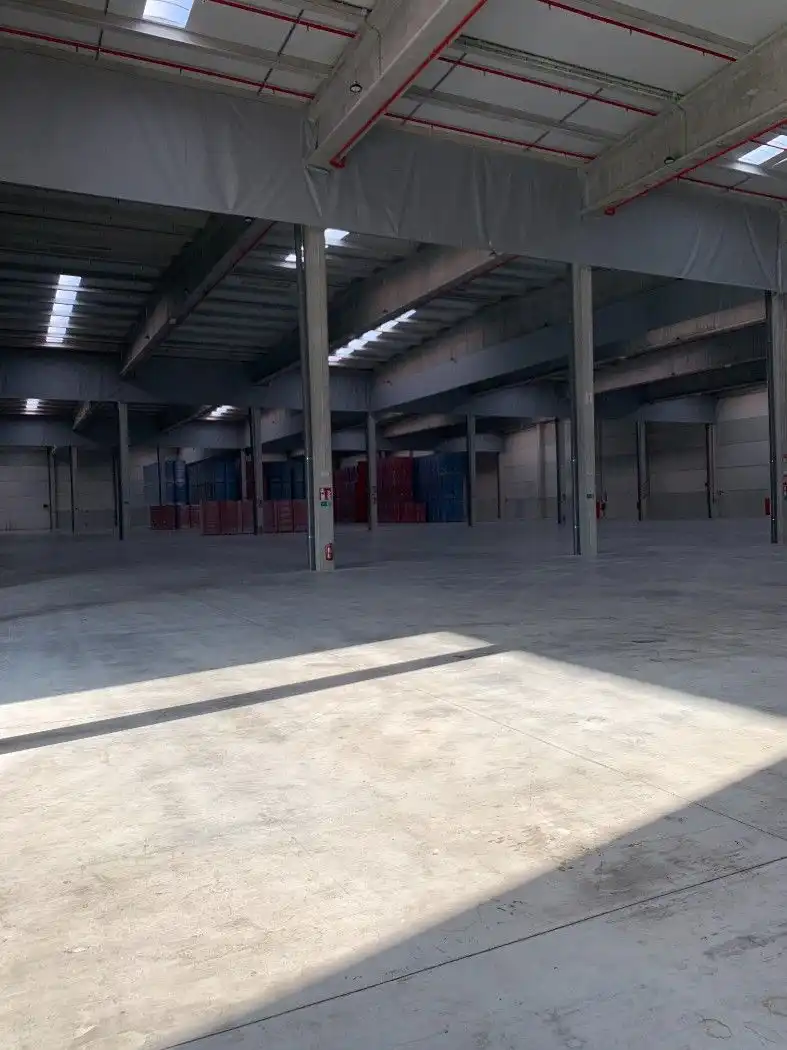 Nave industrial de alquiler en Santa Oliva