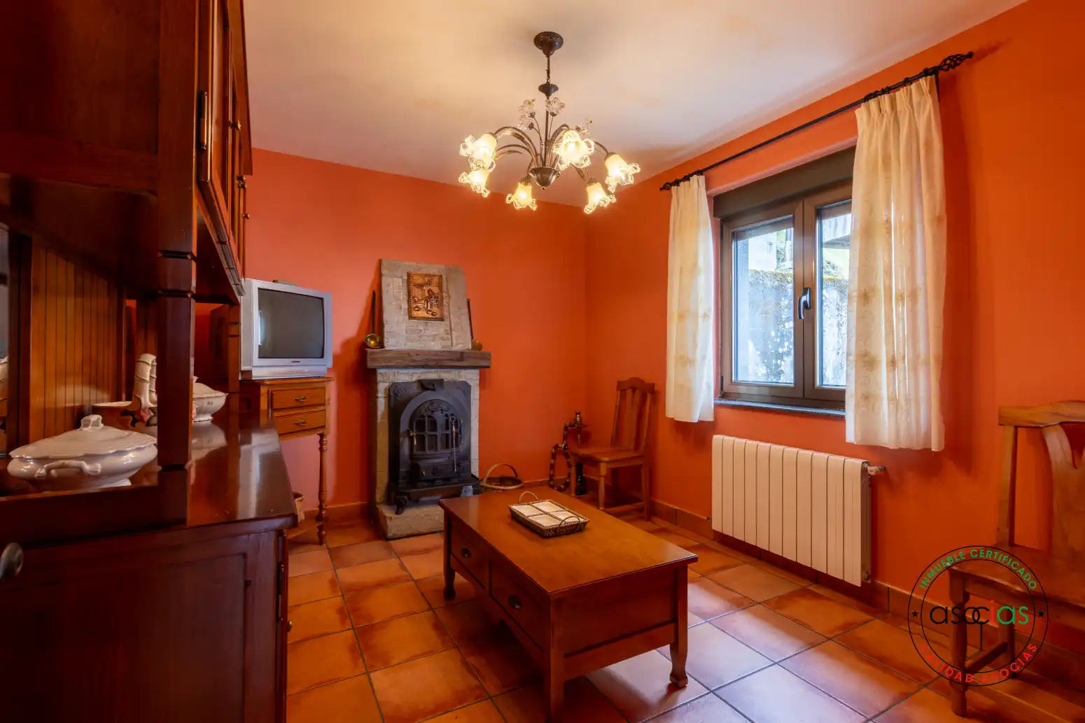Sala d'estar de Casa o xalet en venda en Tineo amb Calefacció