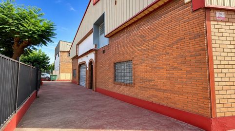 Foto 2 von Fabrikhallen zur Miete in Calle Andres Barrena, Alcolea, Córdoba Capital